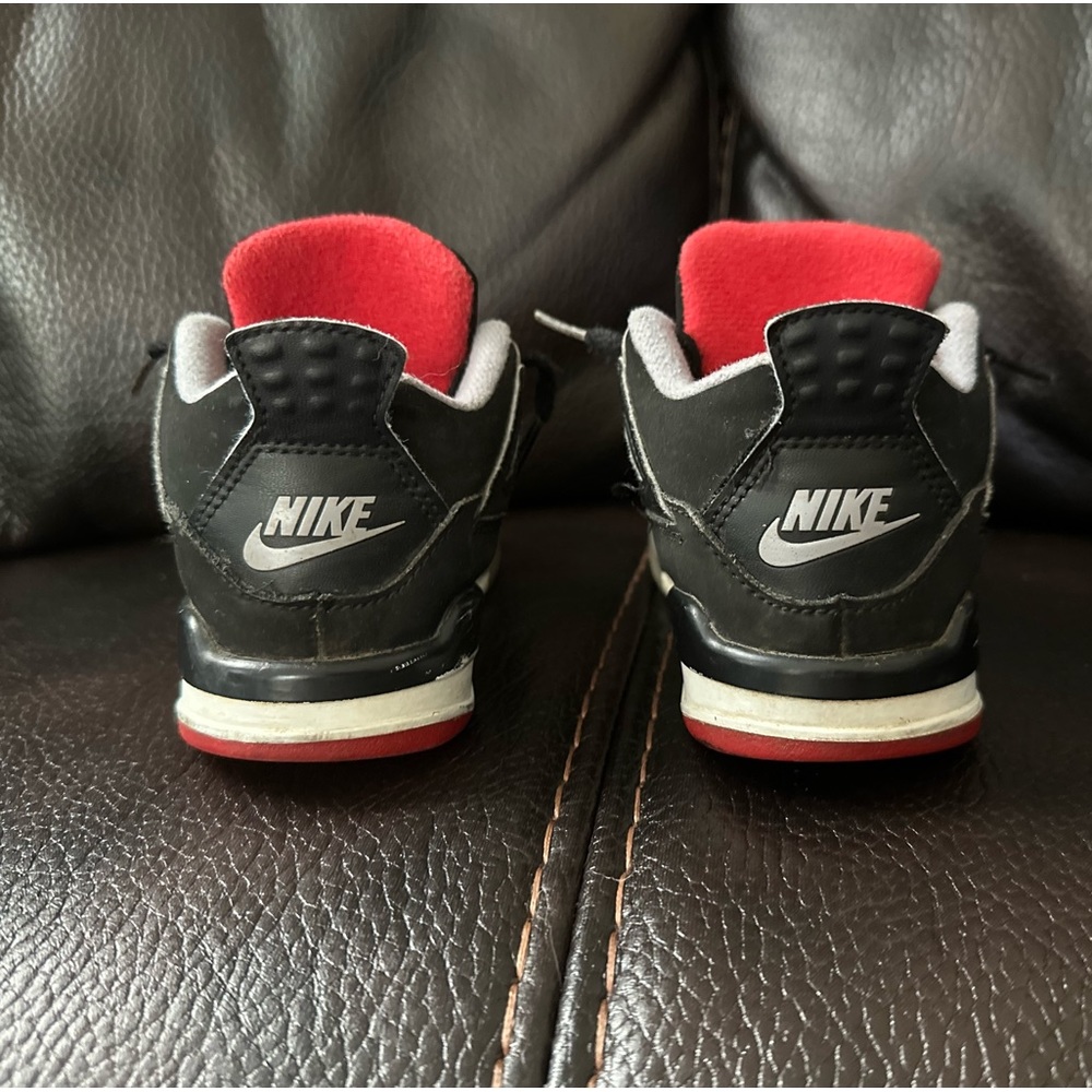 Slightly used kids shoe size 10c